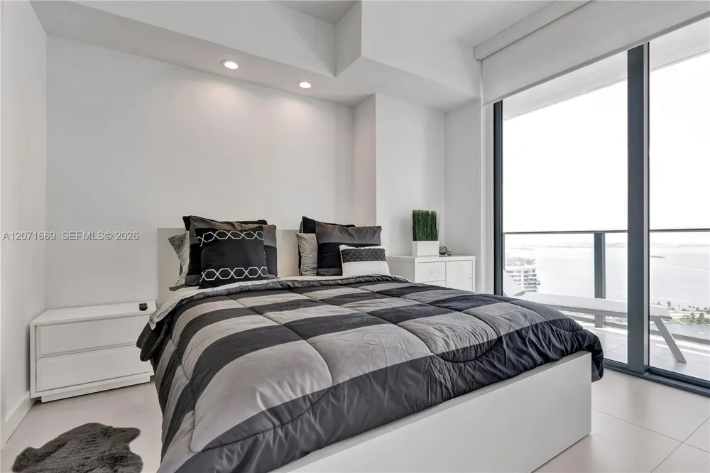 501 NE 31 #3304 Miami, FL 33131