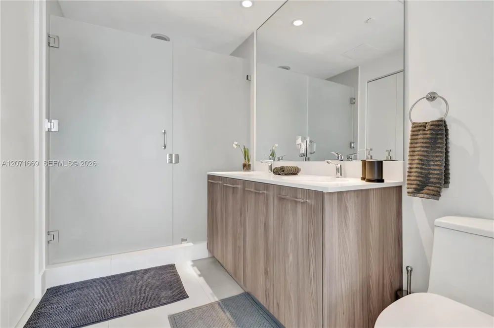 501 NE 31 #3304 Miami, FL 33131