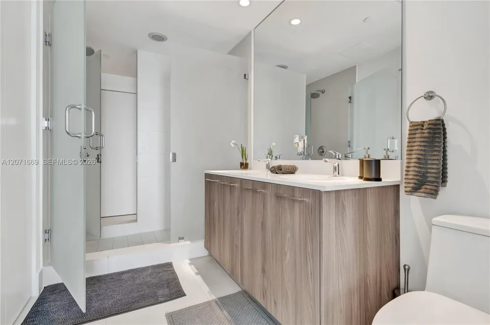 501 NE 31 #3304 Miami, FL 33131