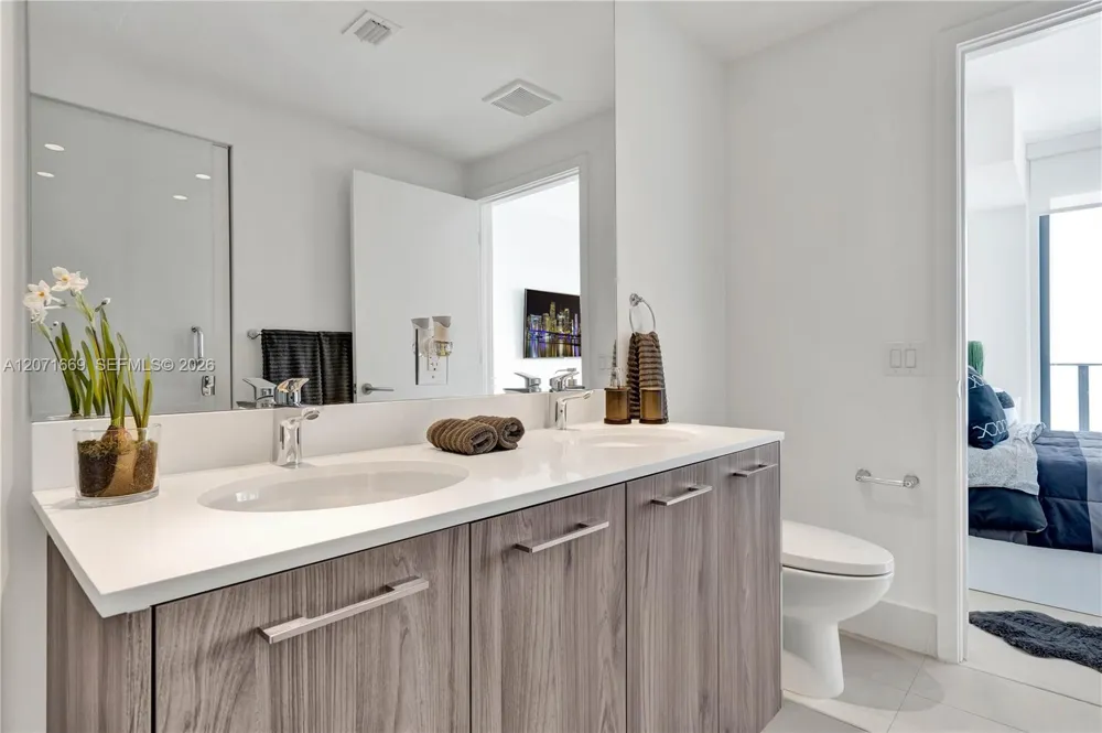 501 NE 31 #3304 Miami, FL 33131