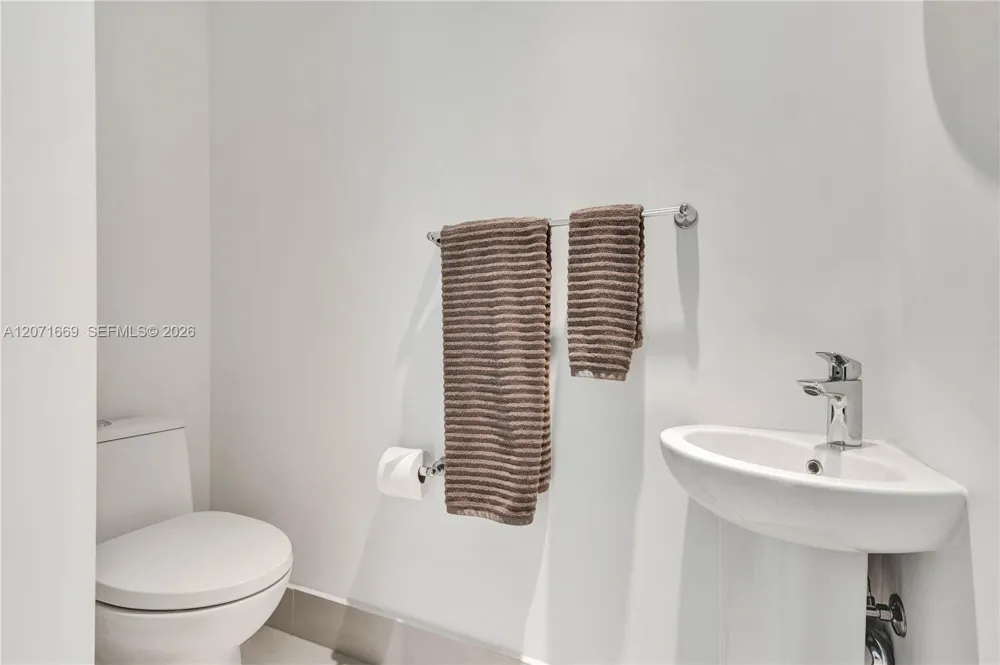 501 NE 31 #3304 Miami, FL 33131