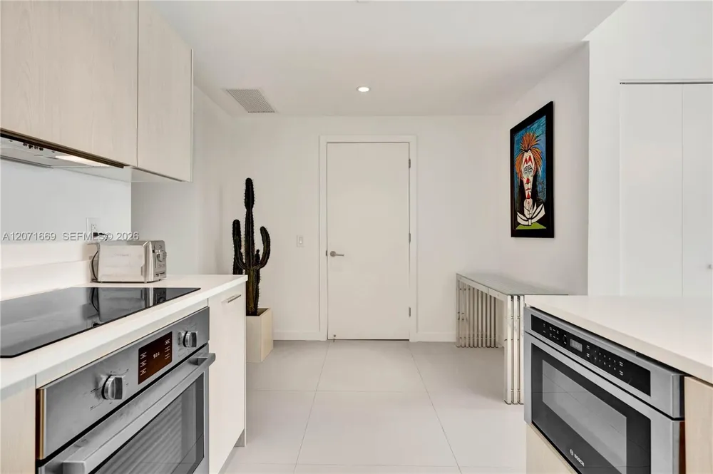 501 NE 31 #3304 Miami, FL 33131