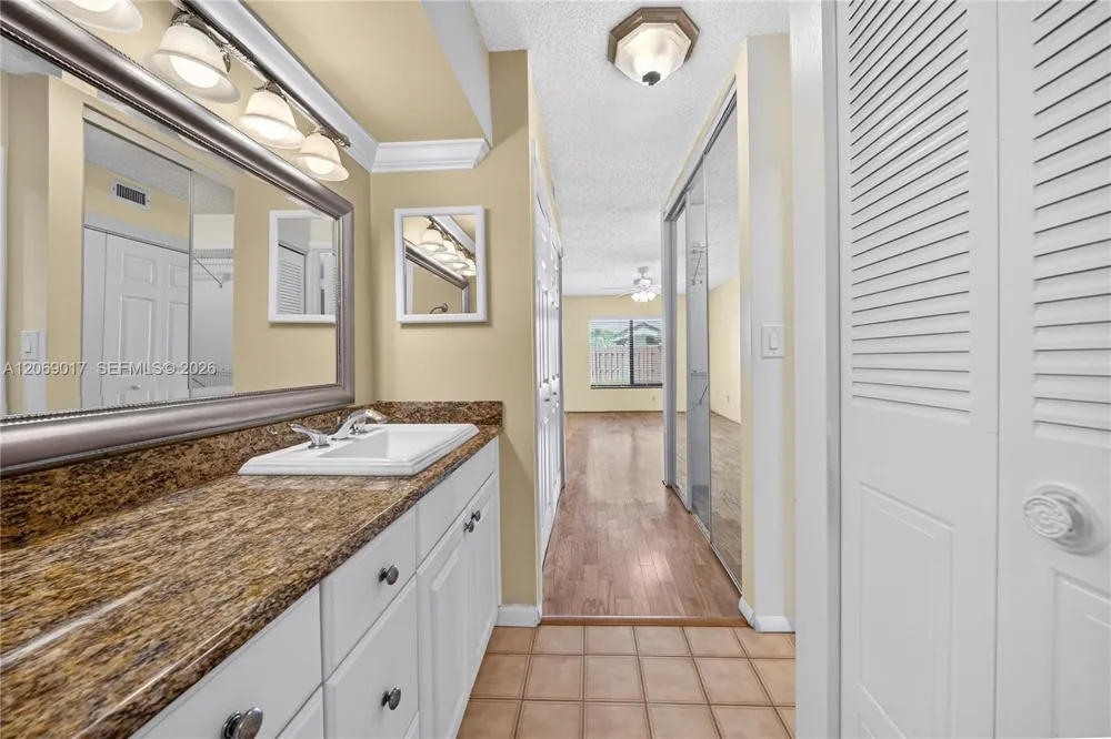 1725 NW 71st Ave Plantation, FL 33313
