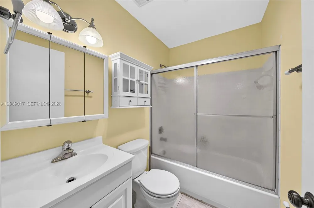 1725 NW 71st Ave Plantation, FL 33313