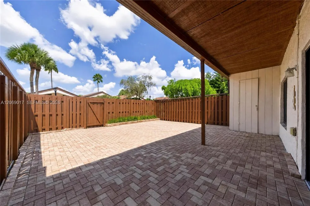 1725 NW 71st Ave Plantation, FL 33313