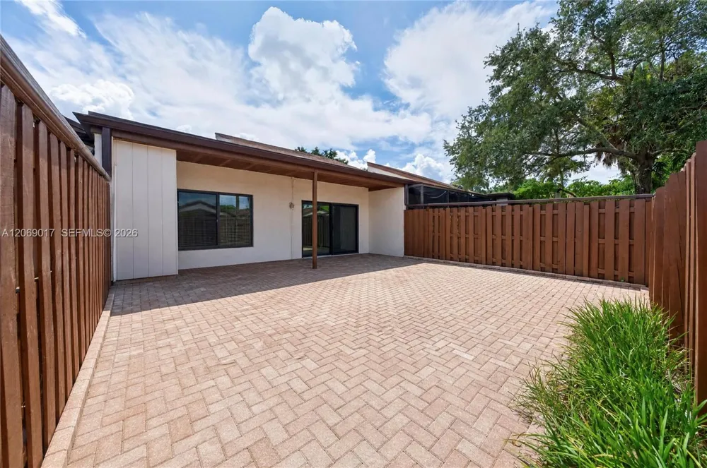 1725 NW 71st Ave Plantation, FL 33313