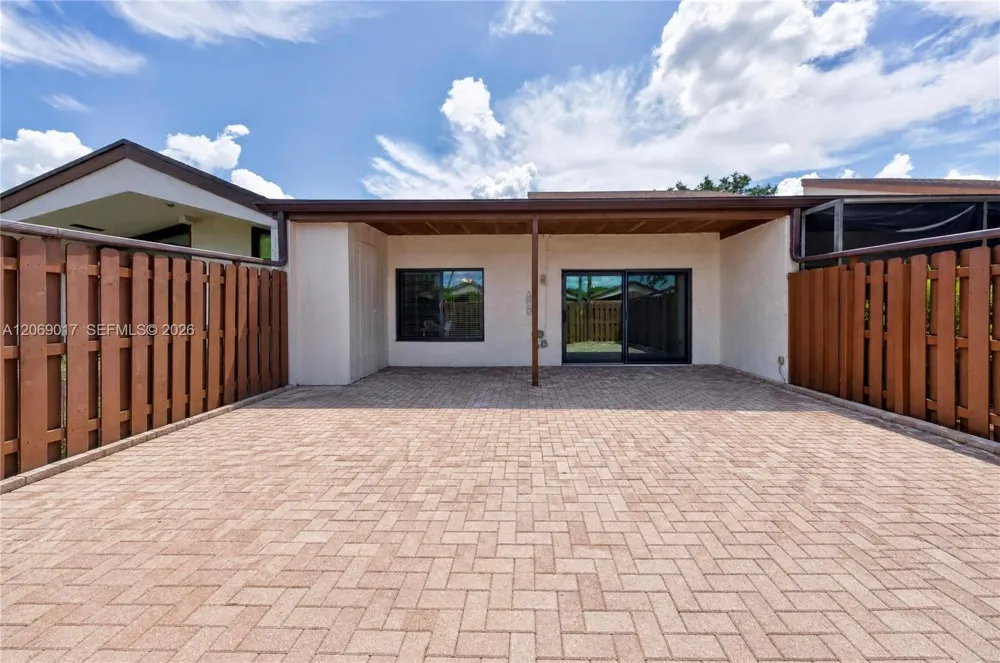 1725 NW 71st Ave Plantation, FL 33313