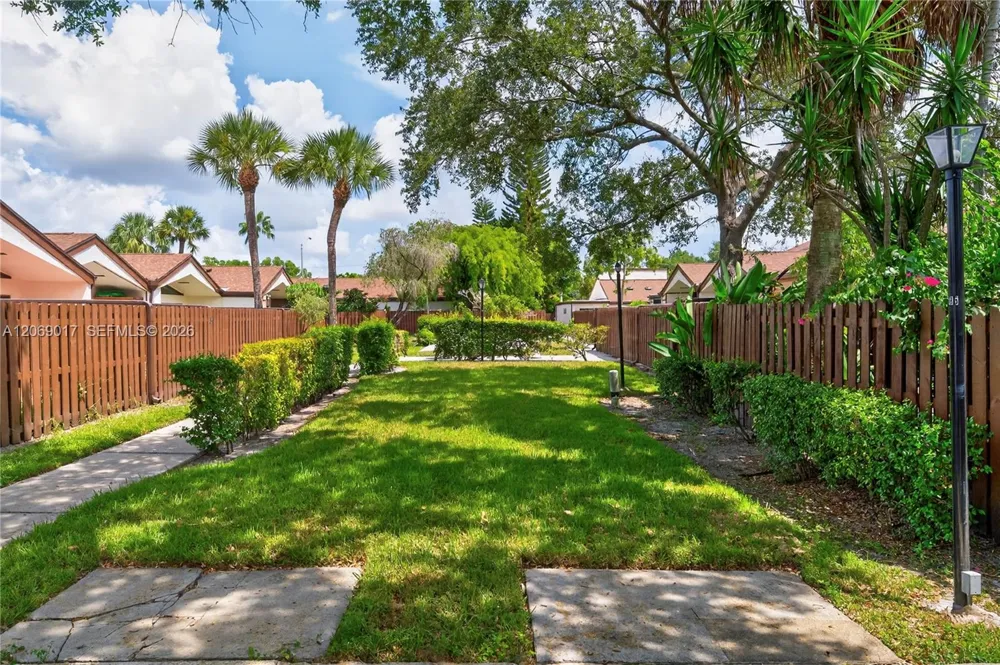 1725 NW 71st Ave Plantation, FL 33313