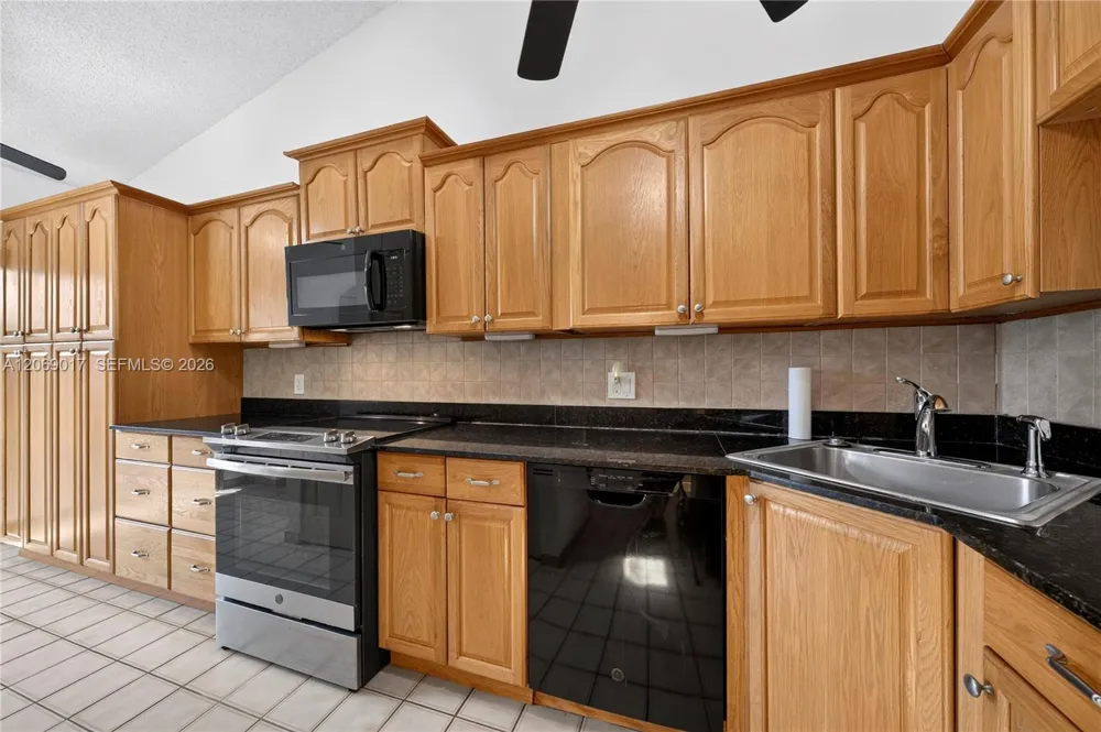 1725 NW 71st Ave Plantation, FL 33313