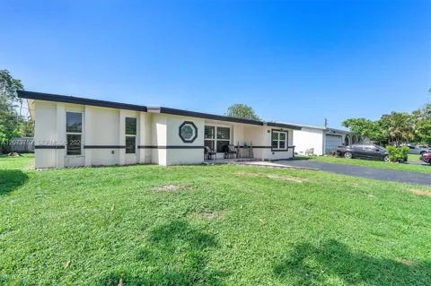 8544 Sheraton Dr