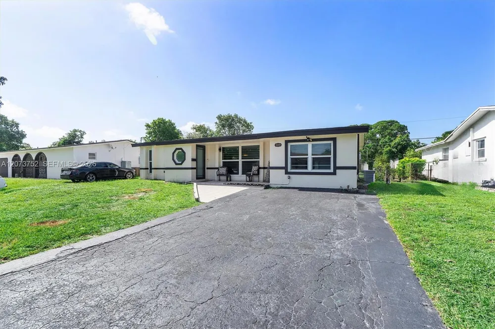 8544 Sheraton Dr Miramar, FL 33025