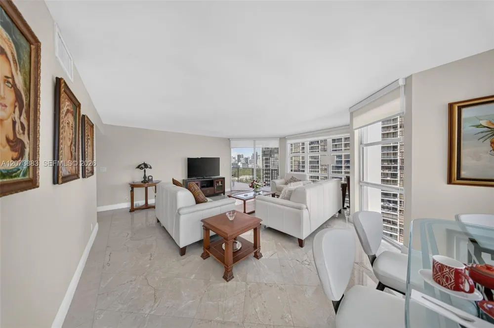 1915 Brickell Ave #C1607 Miami, FL 33129