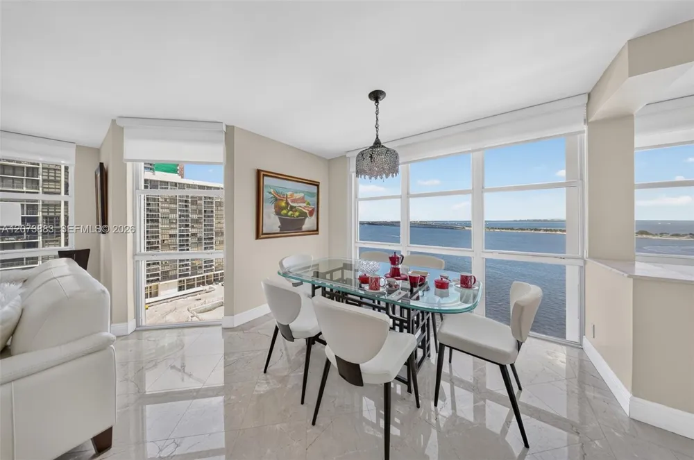 1915 Brickell Ave #C1607 Miami, FL 33129