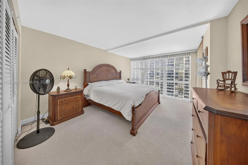 1915 Brickell Ave #C1607 Miami, FL 33129