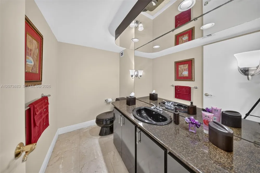 1915 Brickell Ave #C1607 Miami, FL 33129