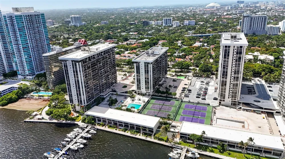 1915 Brickell Ave #C1607 Miami, FL 33129