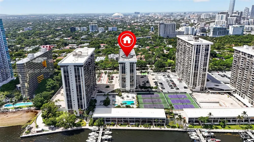 1915 Brickell Ave #C1607 Miami, FL 33129
