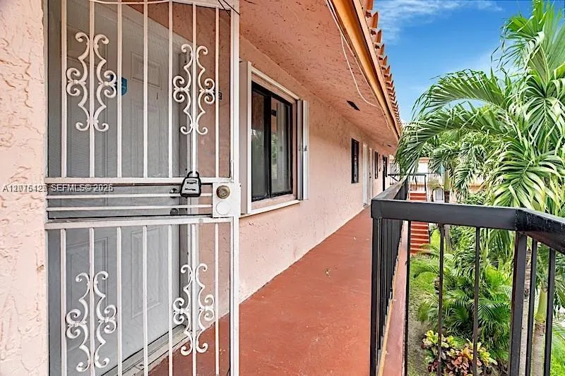 2194 W 60th St #22212 Hialeah, FL 33016