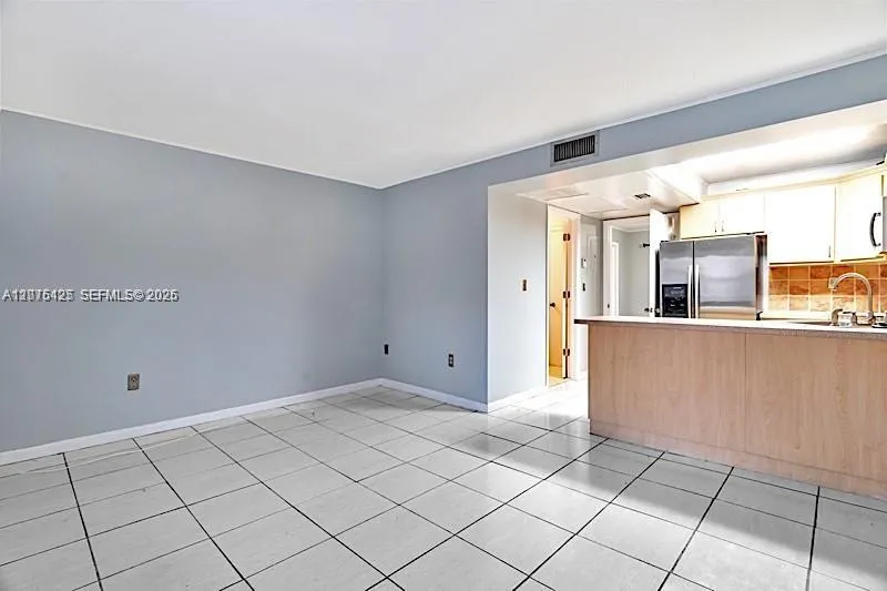 2194 W 60th St #22212 Hialeah, FL 33016