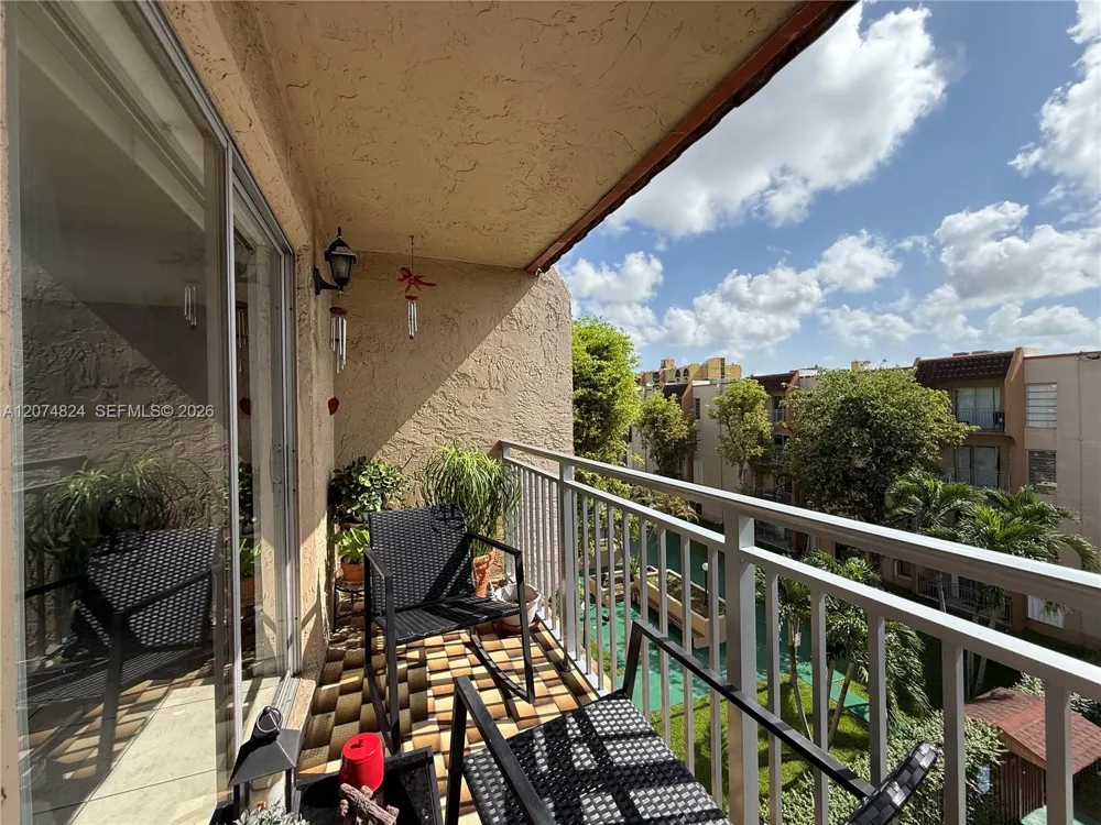 4855 NW 7th St #410-6 Miami, FL 33126