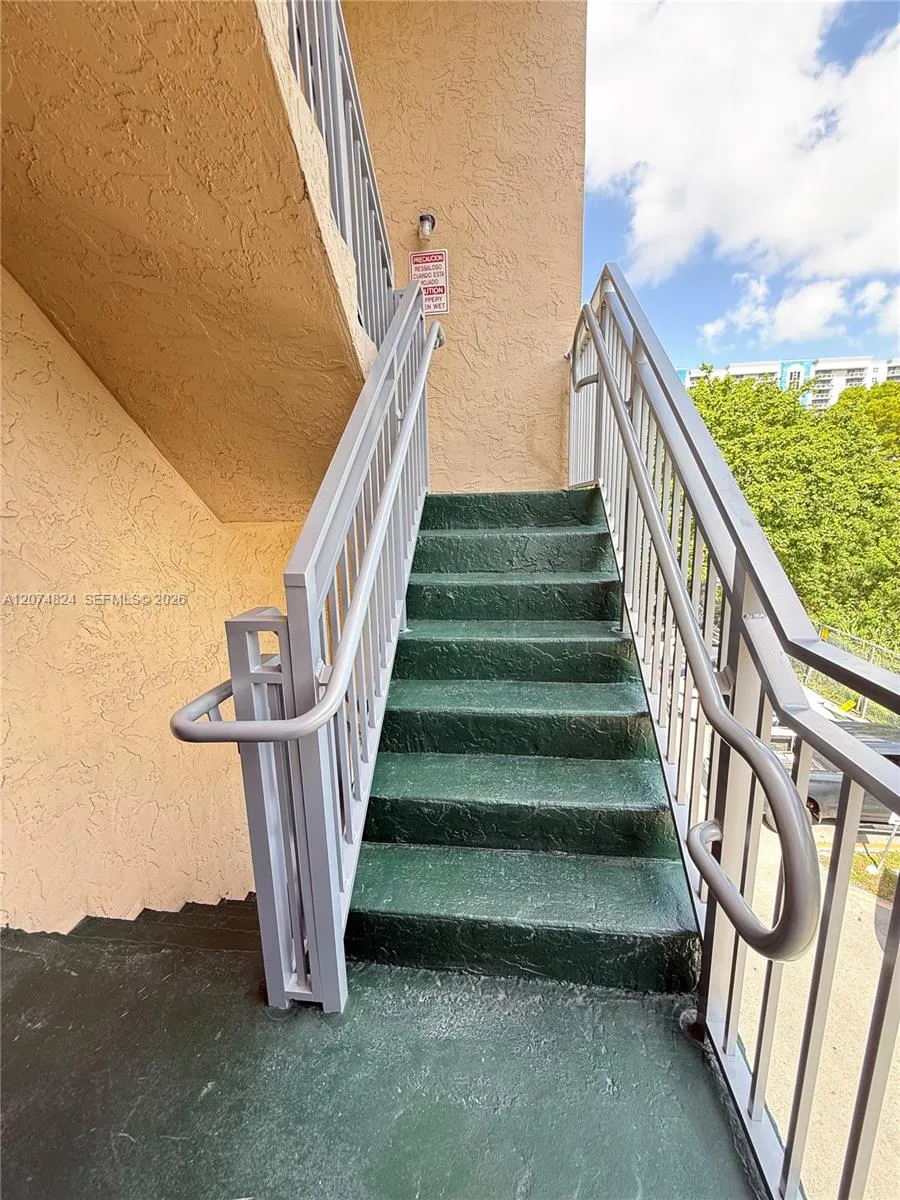 4855 NW 7th St #410-6 Miami, FL 33126