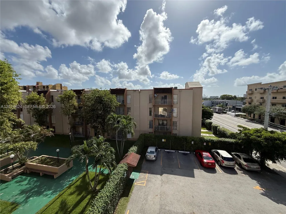 4855 NW 7th St #410-6 Miami, FL 33126