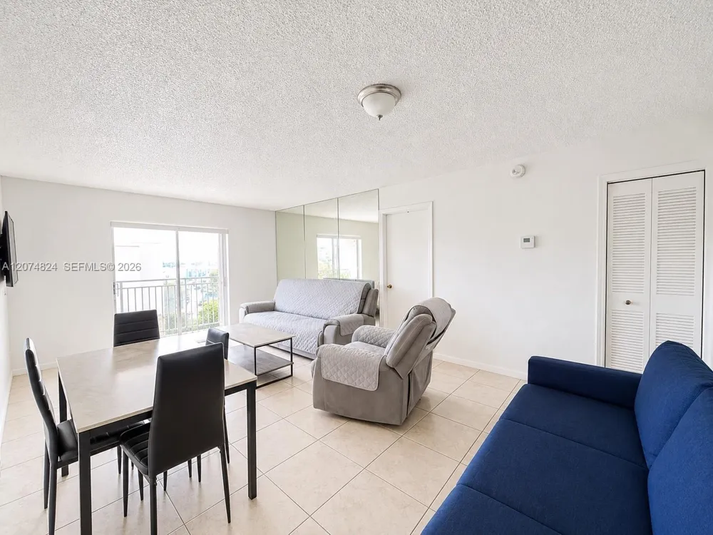 4855 NW 7th St #410-6 Miami, FL 33126