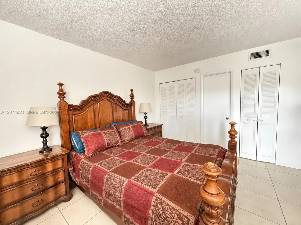 4855 NW 7th St #410-6 Miami, FL 33126