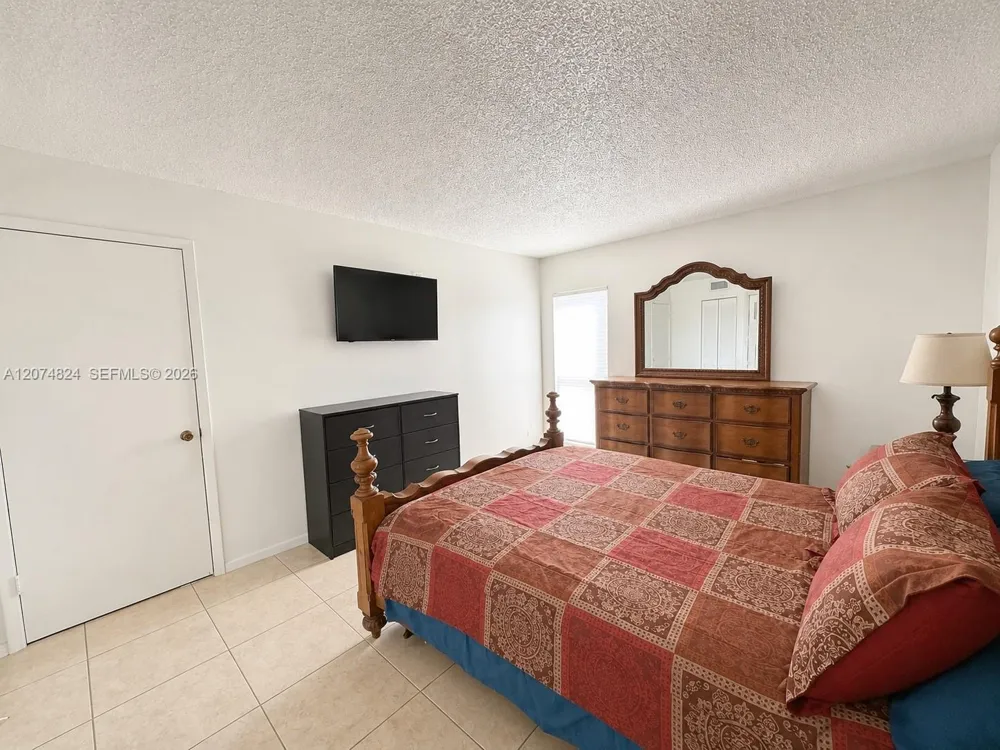 4855 NW 7th St #410-6 Miami, FL 33126