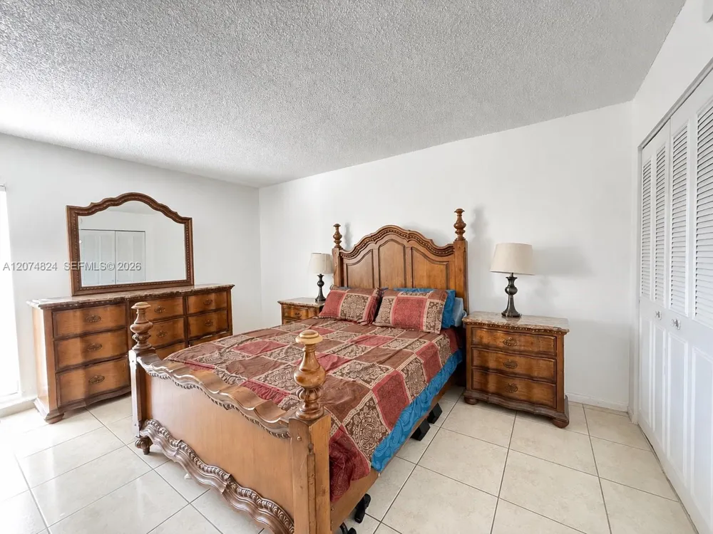 4855 NW 7th St #410-6 Miami, FL 33126
