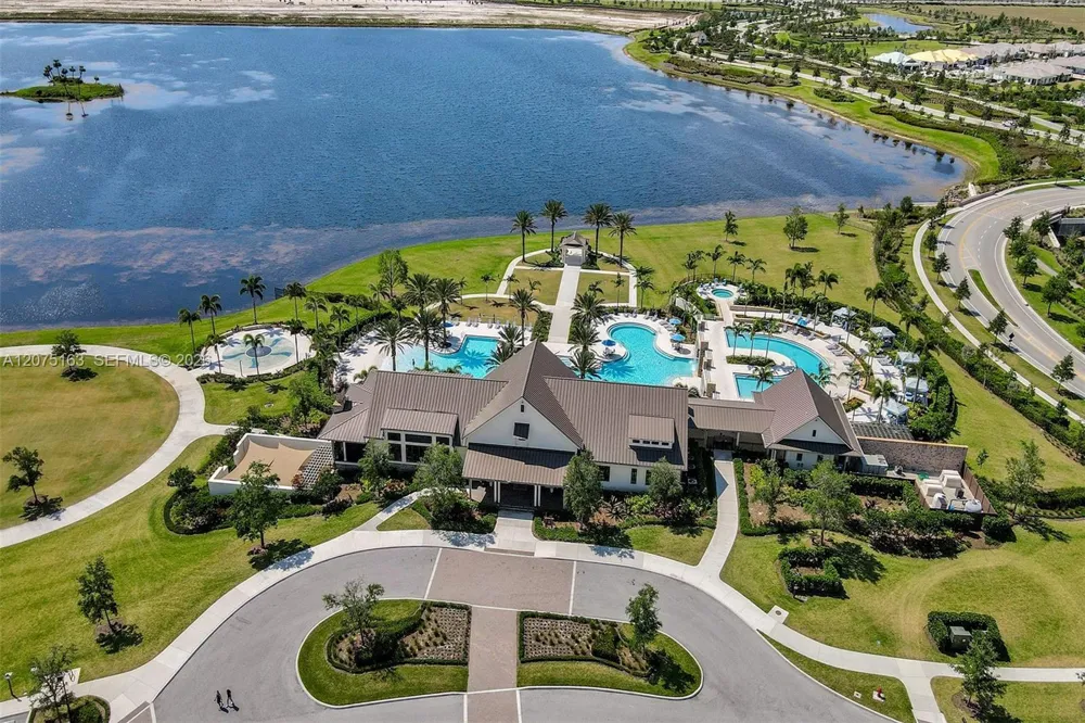 19668 Weathervane Way #19668 Loxahatchee, FL 33470