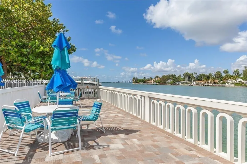 1455 Treasure Dr #6A North Bay Village, FL 33141