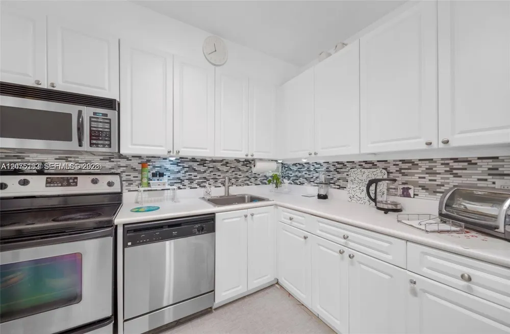 1455 Treasure Dr #6A North Bay Village, FL 33141