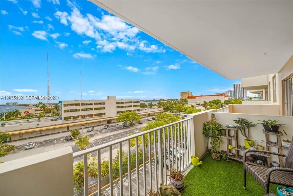 1455 Treasure Dr #6A North Bay Village, FL 33141