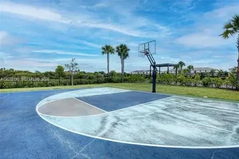 565 NE 5th Pl Florida City, FL 33034