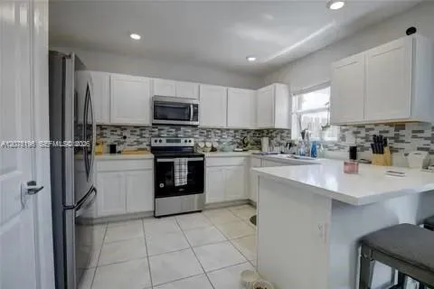 565 NE 5th Pl Florida City, FL 33034
