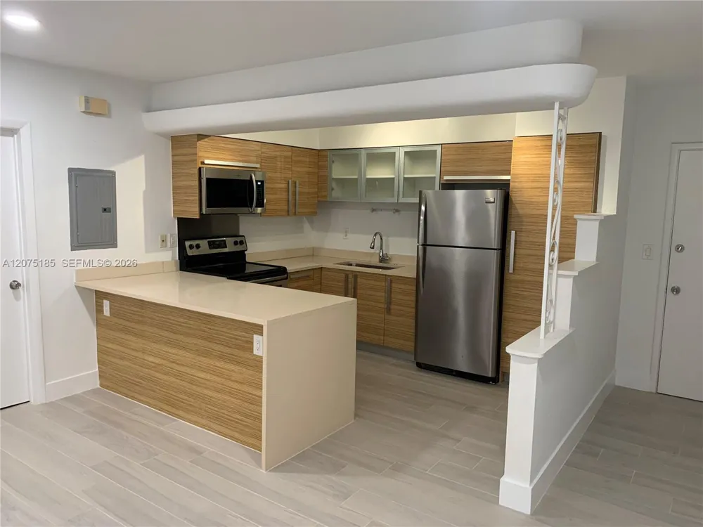 315 MAJORCA AV #3 Coral Gables, FL 33134