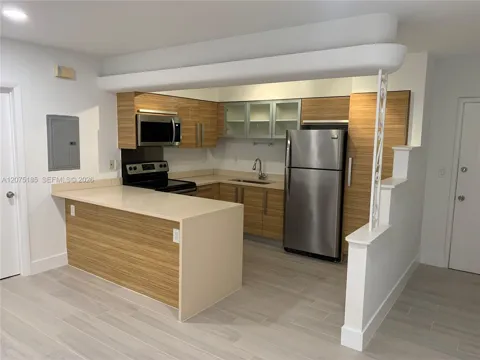 315 MAJORCA AV #3