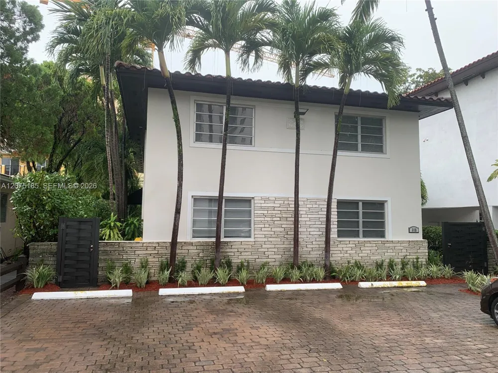 315 MAJORCA AV #3 Coral Gables, FL 33134
