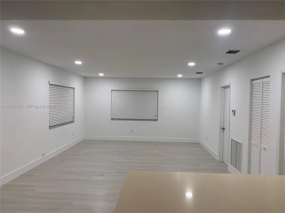 315 MAJORCA AV #3 Coral Gables, FL 33134