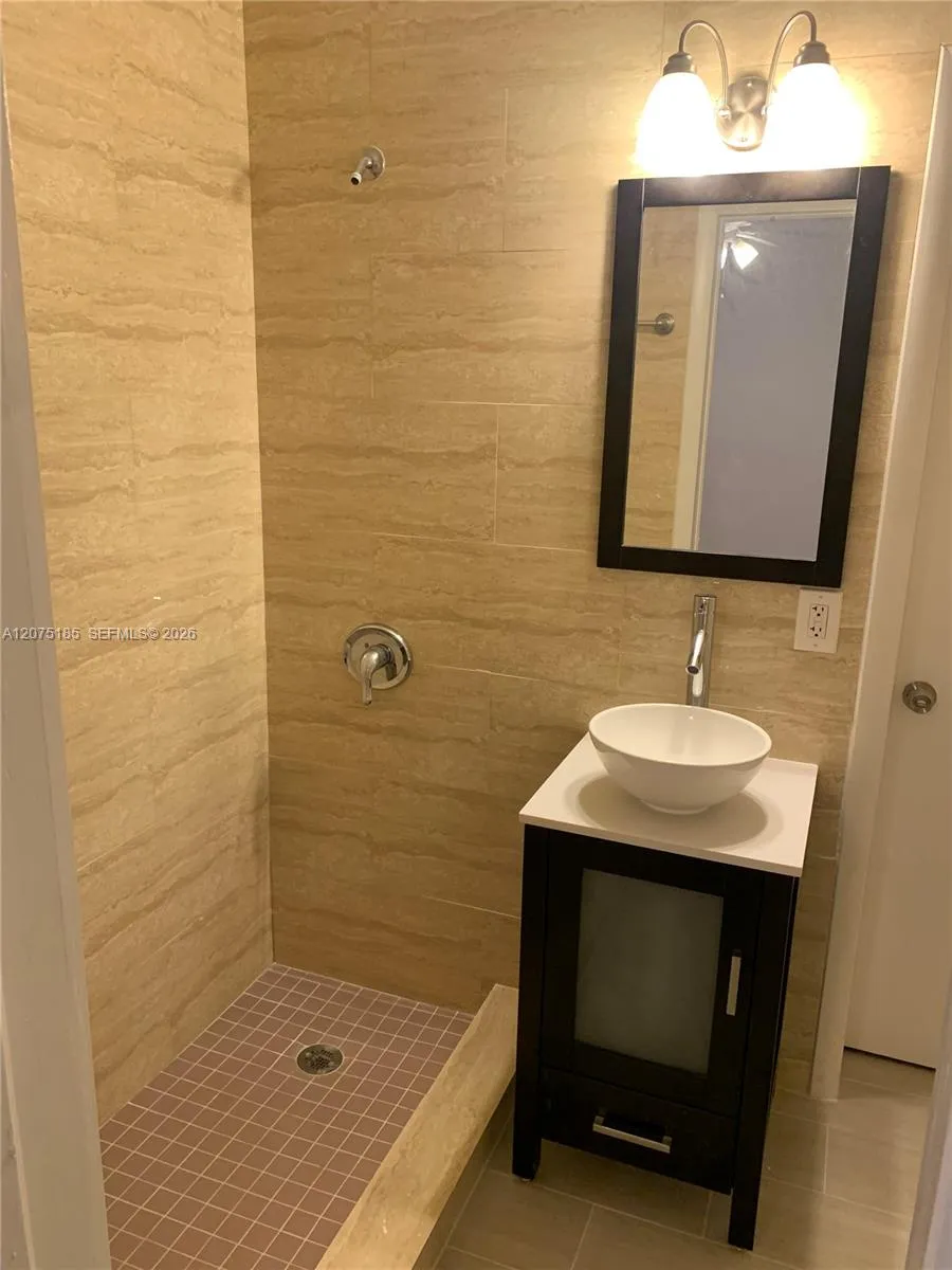 315 MAJORCA AV #3 Coral Gables, FL 33134
