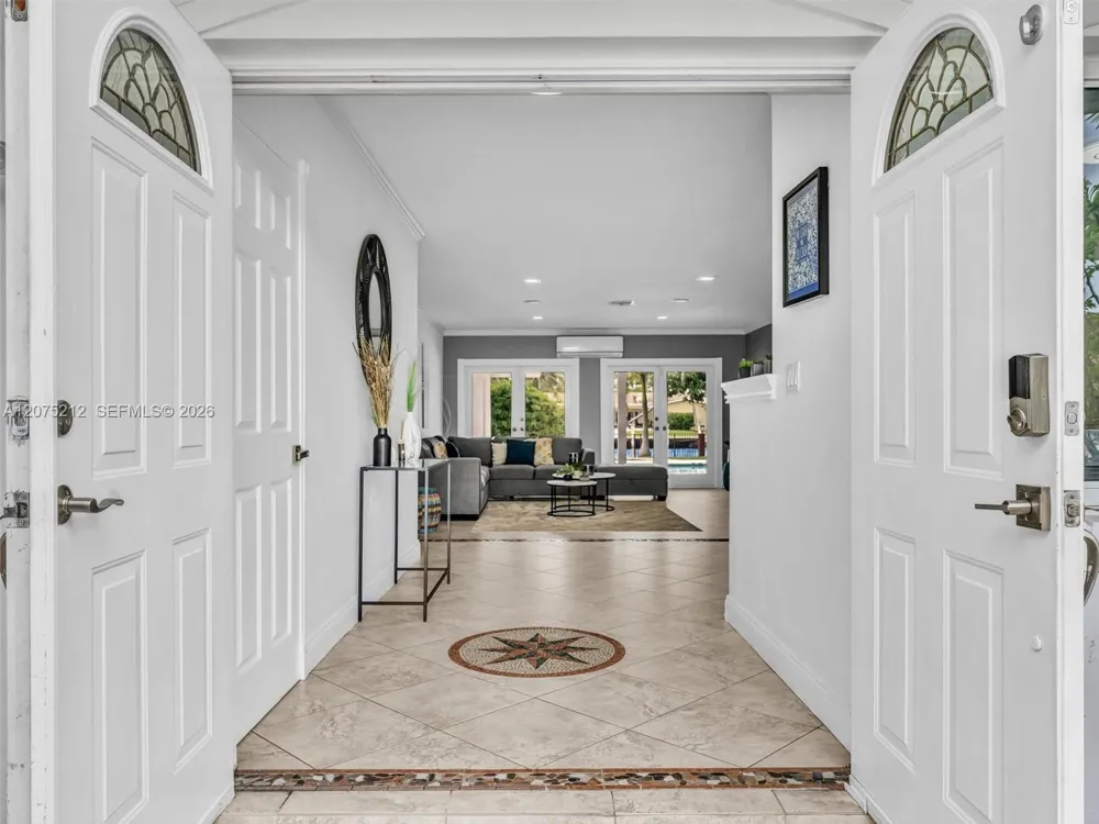 413 Tamarind Dr Hallandale Beach, FL 33009