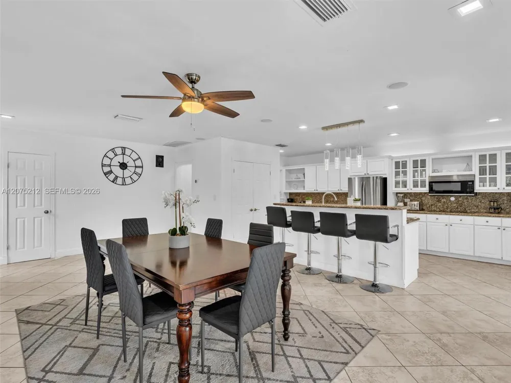 413 Tamarind Dr Hallandale Beach, FL 33009