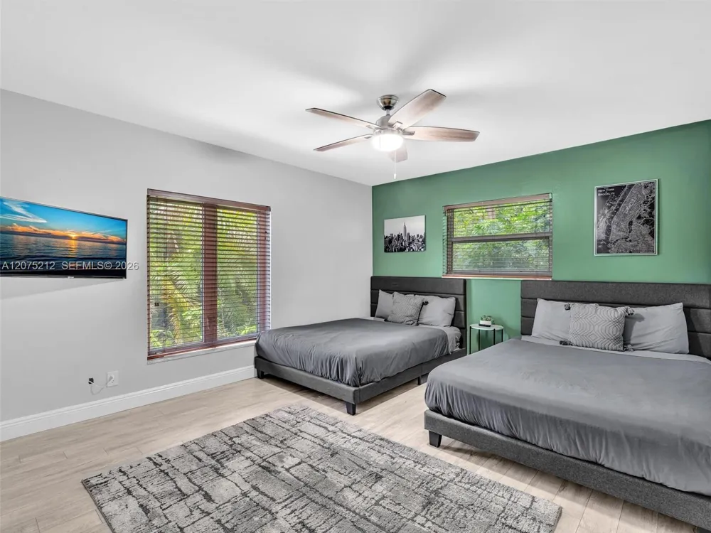 413 Tamarind Dr Hallandale Beach, FL 33009