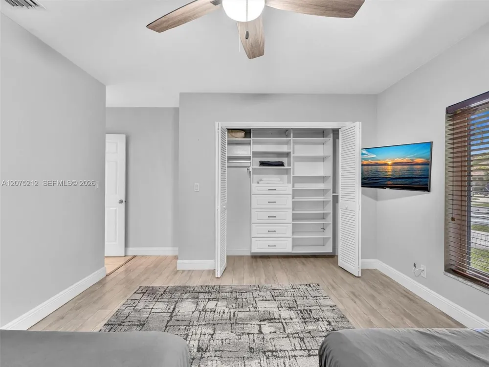 413 Tamarind Dr Hallandale Beach, FL 33009