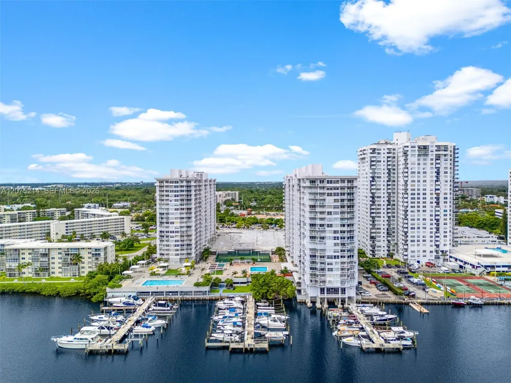 18081 Biscayne Blvd *BOAT SLIP C-8 Aventura, FL 33160