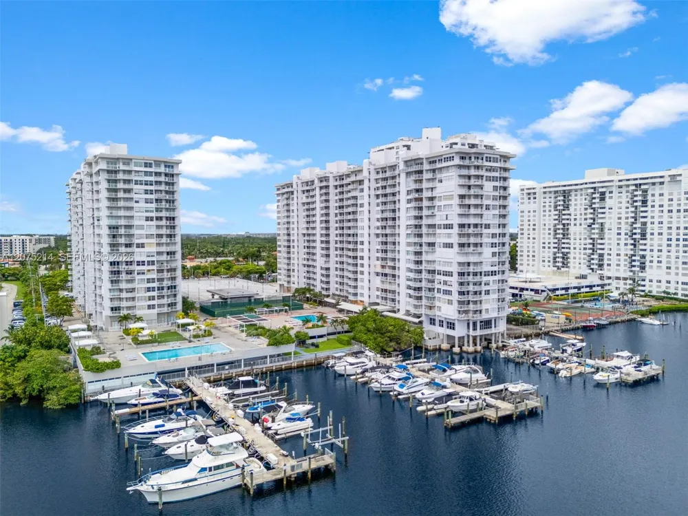 18081 Biscayne Blvd *BOAT SLIP C-8 Aventura, FL 33160