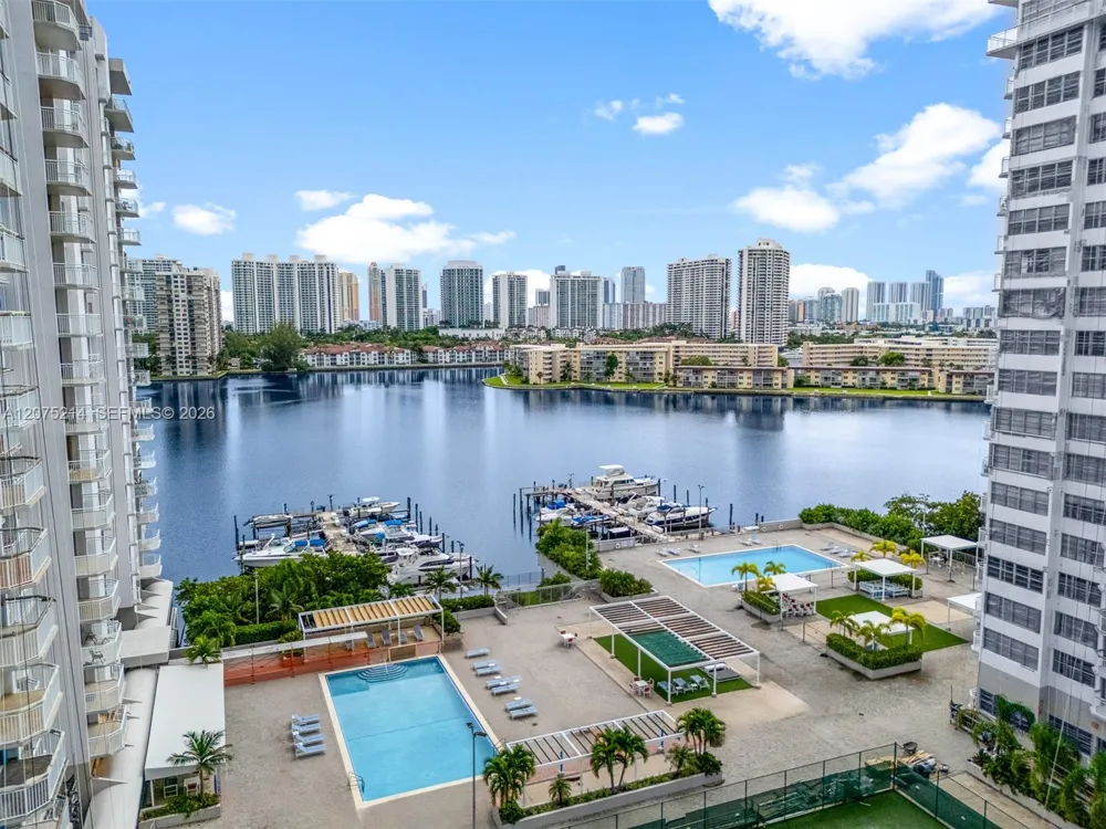 18081 Biscayne Blvd *BOAT SLIP C-8 Aventura, FL 33160