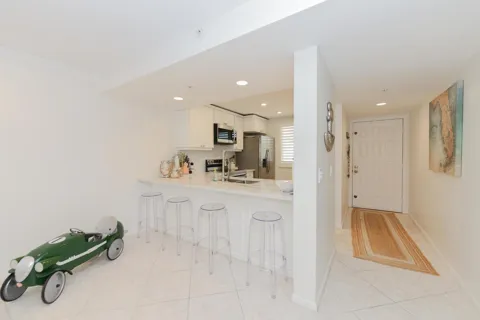 2301 Marina Isle Way #203