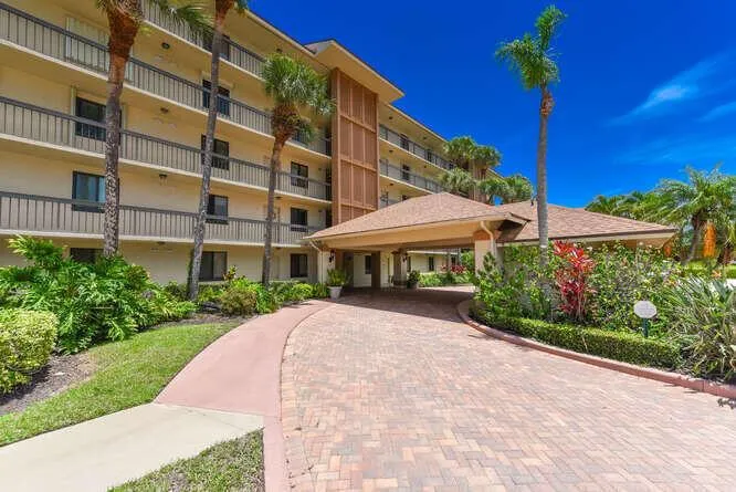 2301 Marina Isle Way #203 Jupiter, FL 33477